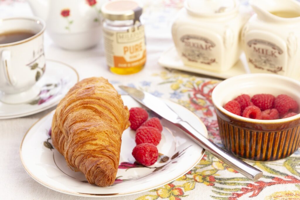 croissant, bread, pastry